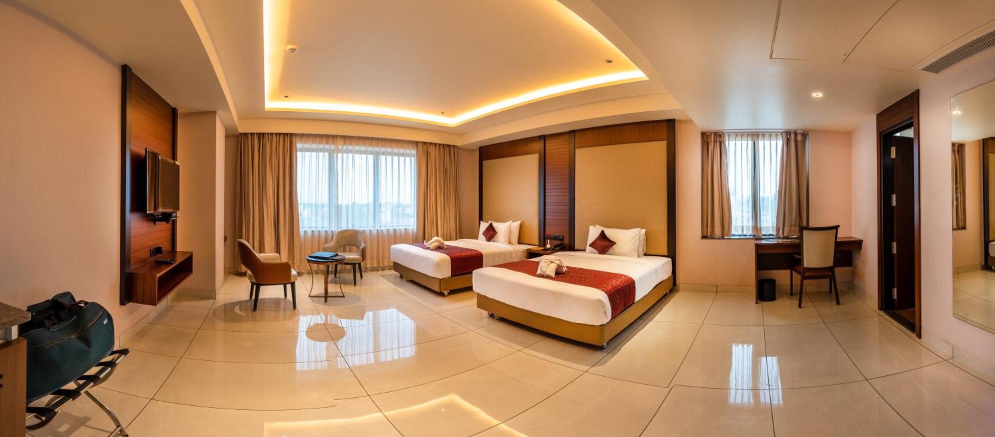 Hotel M Pro Palace Mysore - 12 Minutes To Mysore Palace Extérieur photo